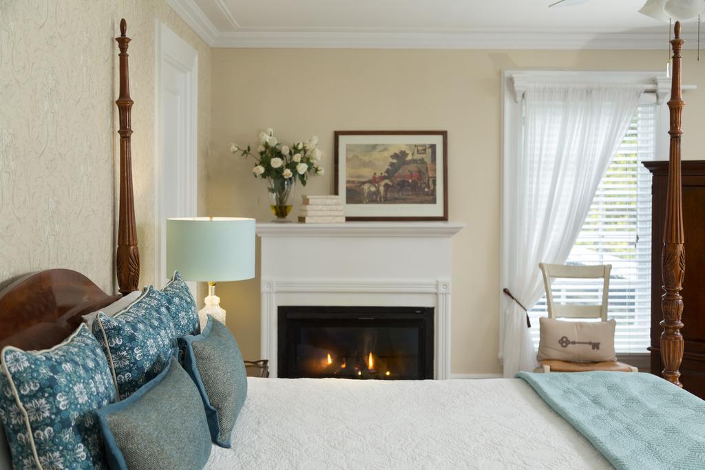 Four Chimneys Inn Bennington Εξωτερικό φωτογραφία