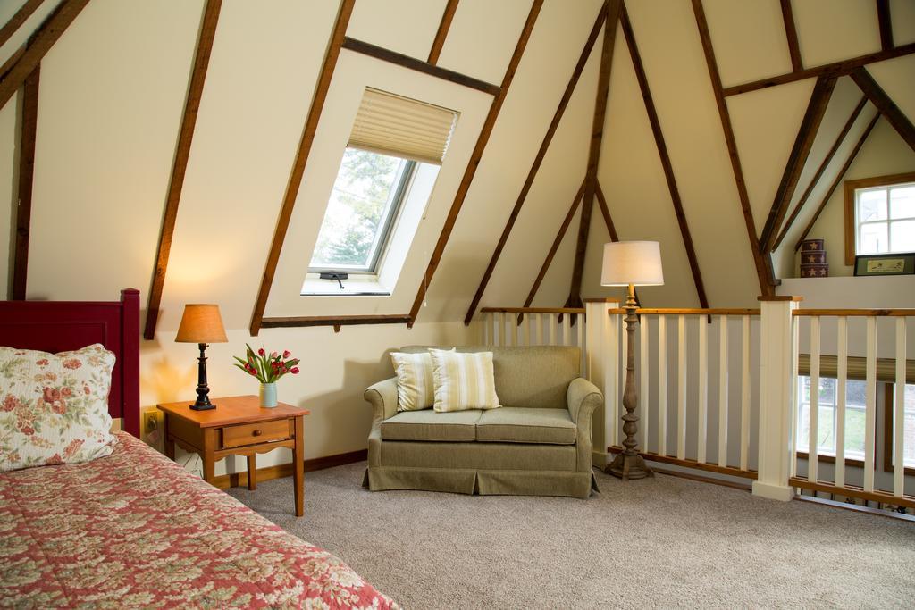 Four Chimneys Inn Bennington Εξωτερικό φωτογραφία