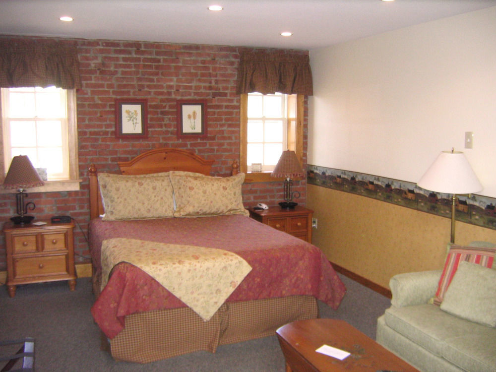 Four Chimneys Inn Bennington Εξωτερικό φωτογραφία