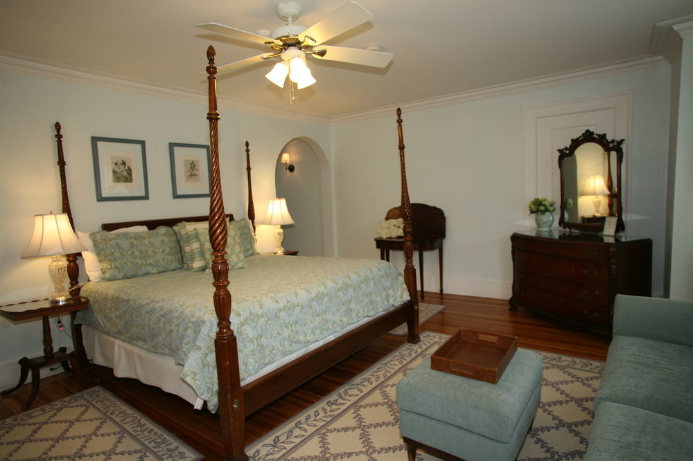 Four Chimneys Inn Bennington Εξωτερικό φωτογραφία