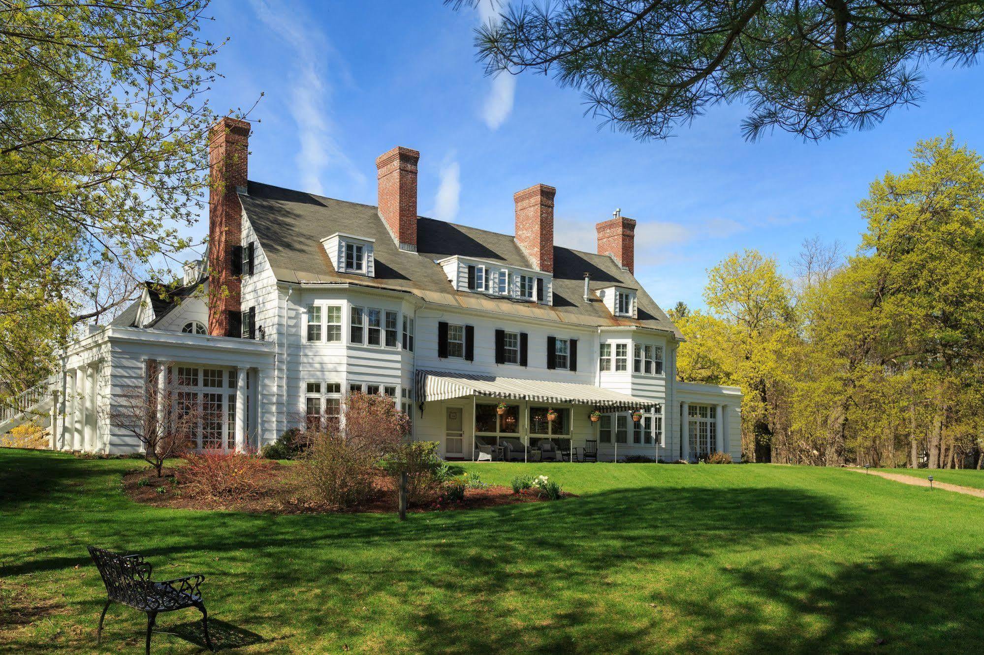 Four Chimneys Inn Bennington Εξωτερικό φωτογραφία