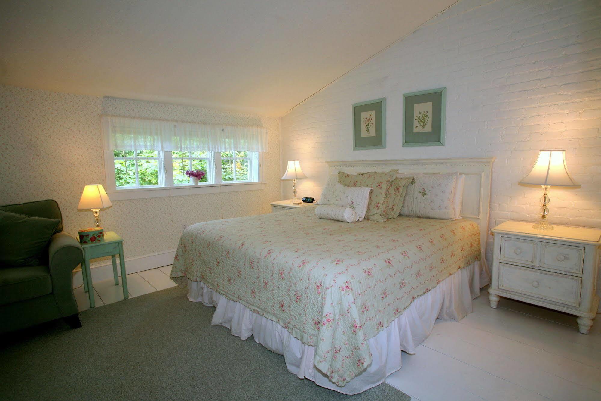 Four Chimneys Inn Bennington Εξωτερικό φωτογραφία